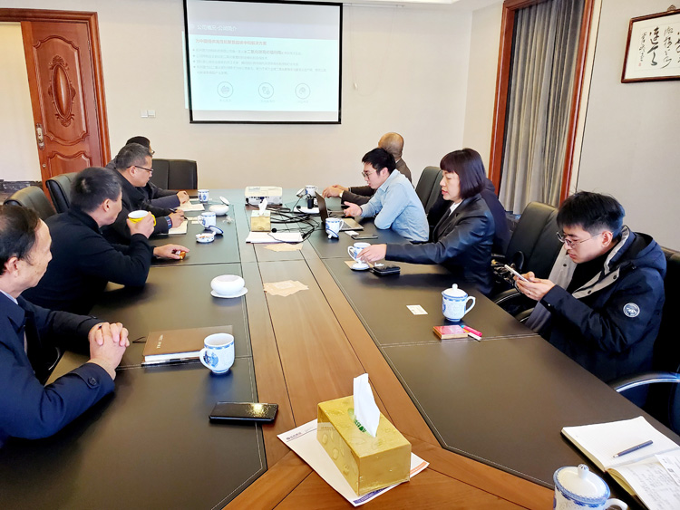 向江蘇金壇開發區管委會副主任虞暉等領導介紹PO項目及CO2多元醇項目情況